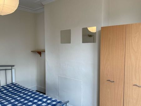 3 Bedroom Semi Detached To Rent in Lenton - Photo 5