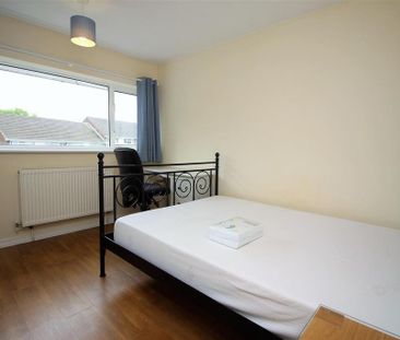 4 bedroom terraced house to rent - Photo 6