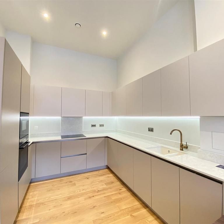 3 bedroom flat to rent - Photo 1