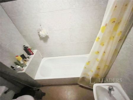 1 bedroom detached to rent Cromwell Hill, Luton, Bedfordshire, LU2 - Photo 5