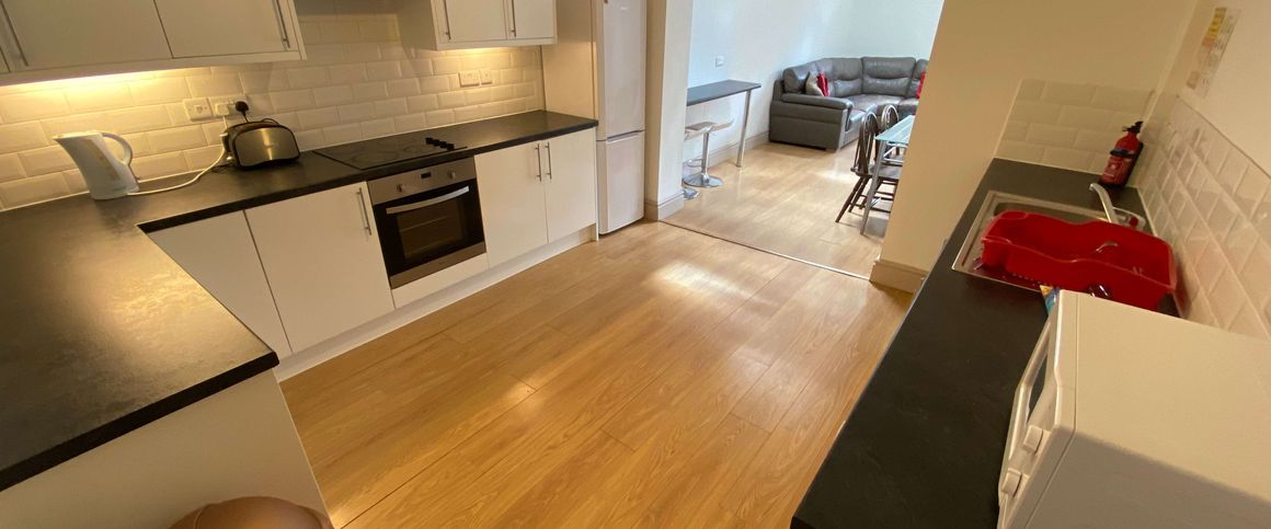 Hewson Road Room 5 - Photo 1