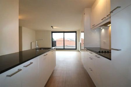 Leuk app.in landelijke stijl met 2 slpk., autostaanplaats en terras - Photo 2