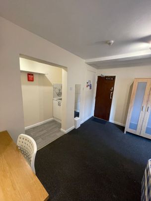 Studio Flat, Mansfield Road, NG1 - Photo 1