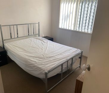 Surfers Paradise - Photo 1