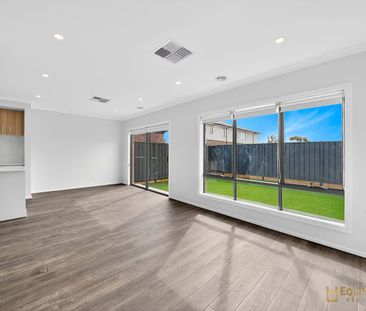 For Lease - Cozy & Convenient Home in Manor Lakes - Photo 2