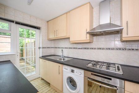 3 bedroom terraced house to rent - Photo 3