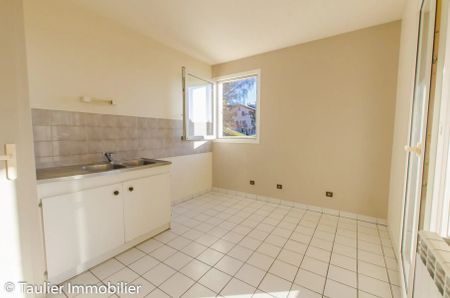 Location Appartement 2 pièces 59m² ST MARCELLIN 38160 - Photo 3