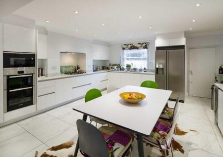 4 bedroom terraced house to rent - Photo 5