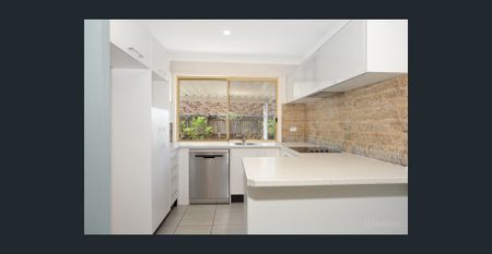 GREAT 3 BEDROOM DUPLEX IDEALLY LOCATED TO ALL AMENITIES! - Photo 4