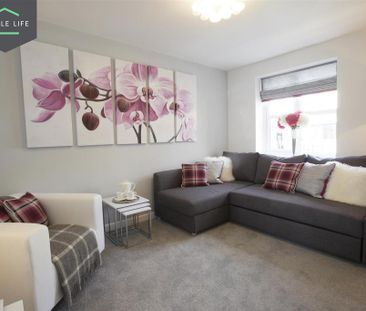 2 bedroom semi-detached house to rent - Photo 4