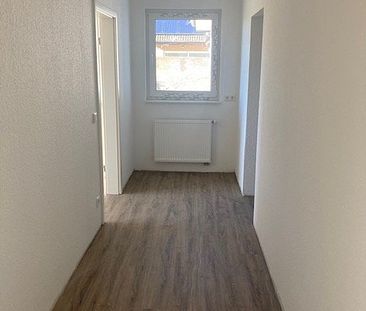 Kernsaniert und mit phantastischer Aussicht! Moderne Erdgeschoss-Wohnung in Lippstadt-Overhagen - Photo 1