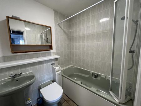 2 bedroom apartment to rent - Photo 5