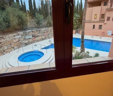 1 Bedroom Apartment For Rent in Estepona, Málaga - Photo 4