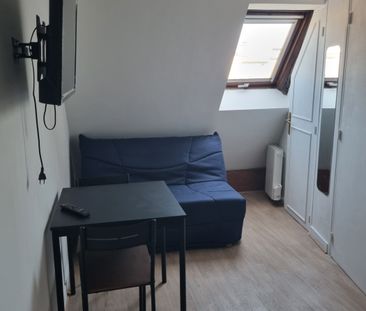 Location Appartement 1 pièce 9m² PARIS 8ème - Photo 2