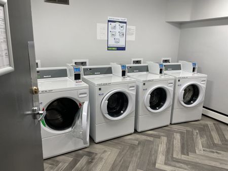 Park Towers - Photo 4