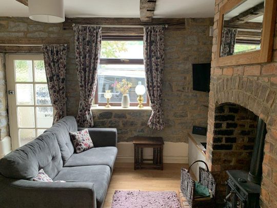 2 bedroom cottage to rent - Photo 1