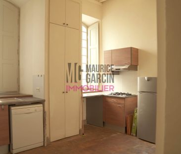 Centre du village de Noves - Photo 4