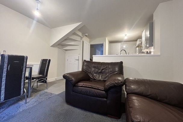 Ashcott Avenue - Photo 1