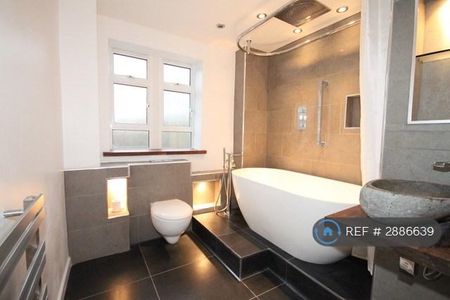 2 bedroom flat to rent - Photo 5
