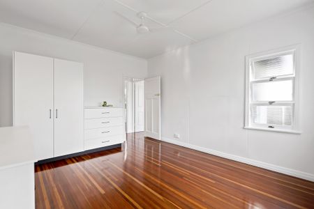 Renovated high set home close to city centre - Photo 4