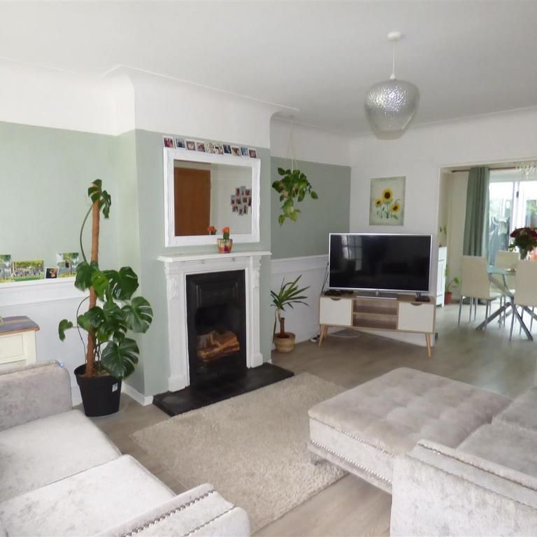 3 bedroom semi-detached house to rent - Photo 1