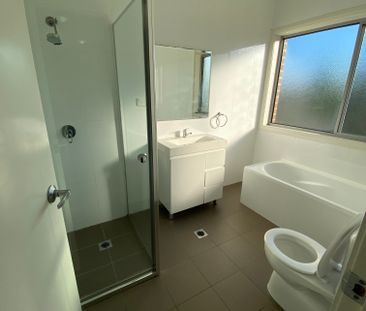 Telopea - Photo 5