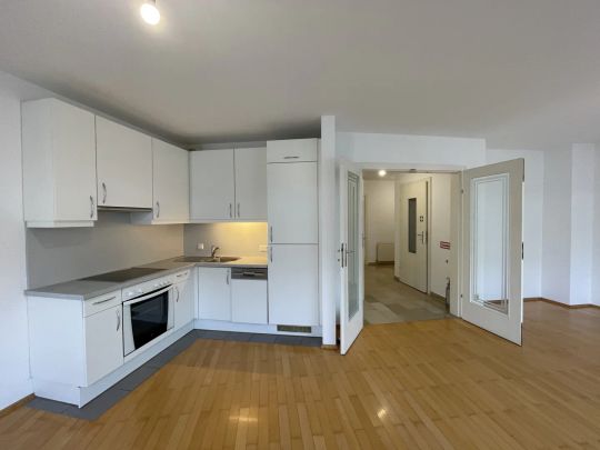 3 Zimmer Wohnung mit Gemeinschaftsdachterrasse direkt beim Karlsplatz! - Photo 1