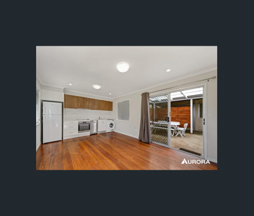 Charming & Low-Maintenance Ashgrove Retreat in a Private Setting - Photo 2