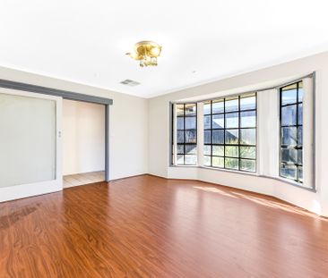 23 Glencannon Crescent, Clayton South VIC 3169 - House For Rent | D... - Photo 2