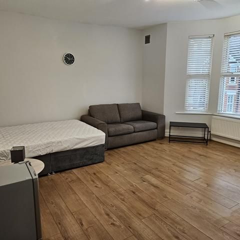 2 bedroom house share to rent - Photo 1