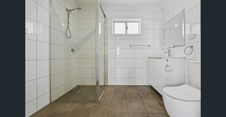 Peaceful & Private 2 Bedroom Granny Flat, Water Usage Included - Photo 2