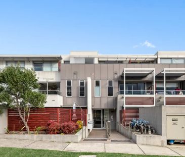 rare 3-Bed Apartment in MWSC Zone with 2 Secure Car Parks - Photo 4