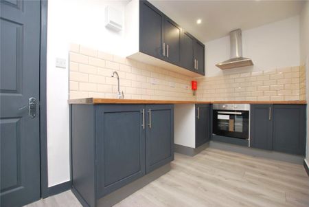 1 bedroom house of multiple occupation to rent - Photo 2