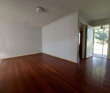 Lovely 2 Bedroom Unit In Chatham - Water & Lawns Included! - Photo 2