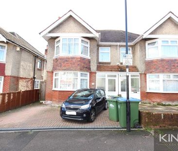 4 bedroom semi-detached house to rent - Photo 6