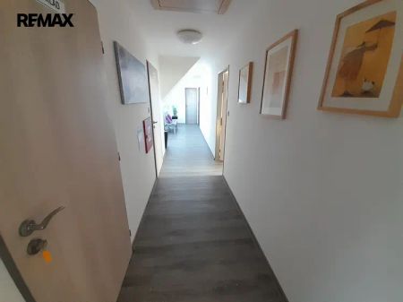 Pronájem garsonky 1+kk v okrajové části Znojma - Photo 4