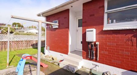 CLOUSTON PARK 2 BEDROOM - Photo 4