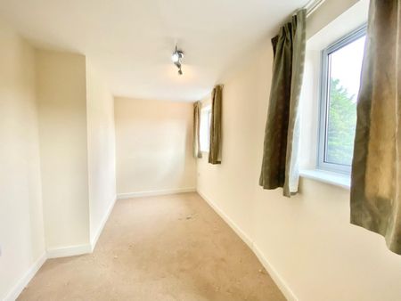 2 bedroom Flat To Let - Photo 4