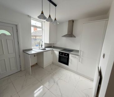 2 bed Terraced - To Let - Photo 5