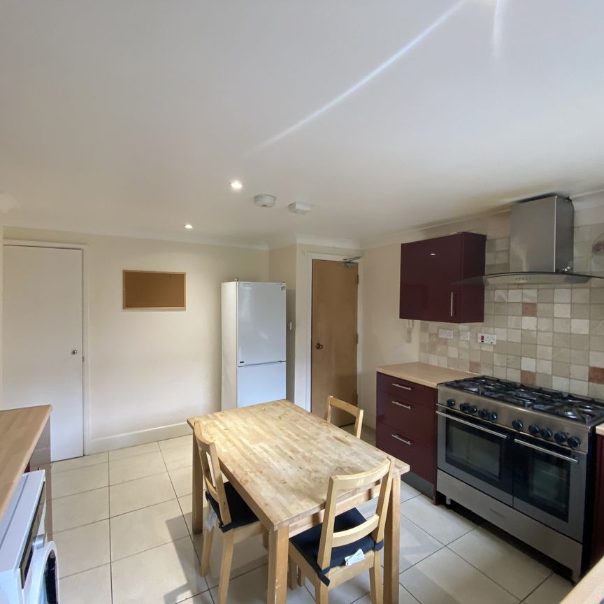 Lyon Street, Southampton - Photo 1