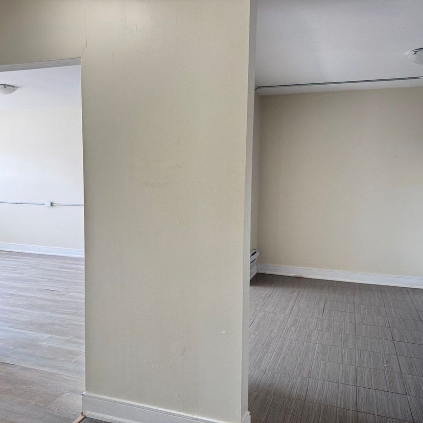 For Lease - 14810 Yonge Street Unit# 205, Aurora, Ontario - Photo 1