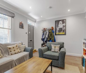 2 bedroom terraced house to rent - Photo 2