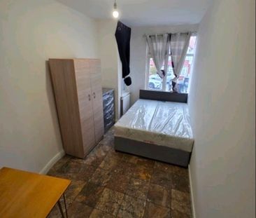 Room in a Shared House, Kingsway, HA9 - Photo 1