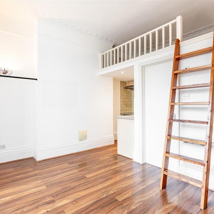 Studio to rent - Photo 1