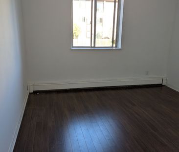 For Lease - 41 Huron Heights Drive Unit# #6, Newmarket, Ontario - Photo 6