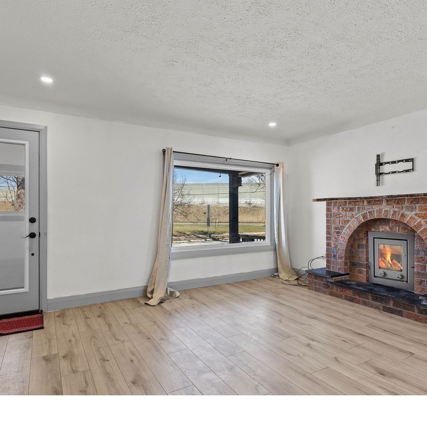 For Lease - 14 Elmwood Avenue, St. Catharines, Ontario - Photo 1