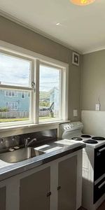 3 Bedrooms Cannons Creek - Photo 3