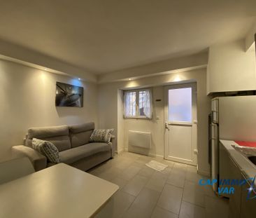 Location Appartement 2 pièces 25m² LE BEAUSSET 83330 - Photo 2
