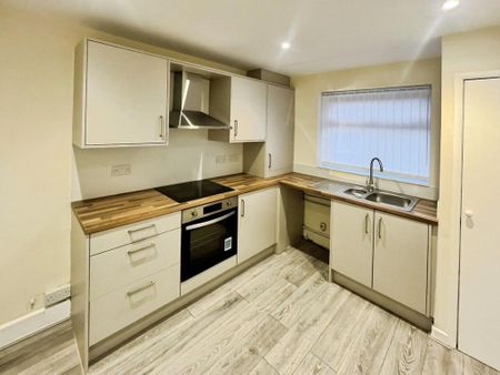 2 bedroom maisonette to rent - Photo 4