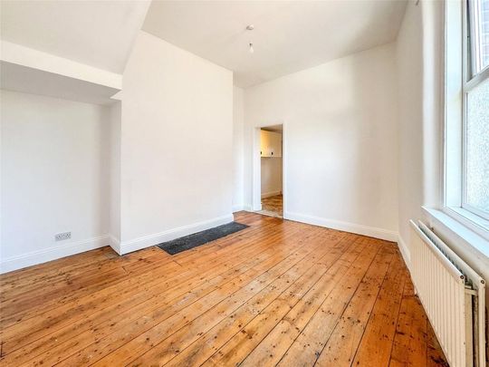 3 bedroom end of terrace house to rent - Photo 1